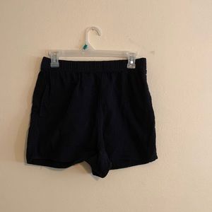 Black lounge shorts with pockets